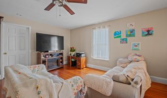 380 Harlem Ave, Bridgeport, CT 06606