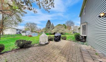 525 Skyline Dr, Algonquin, IL 60102