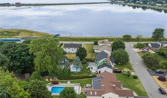 104 Kay Blvd, Newport, RI 02840