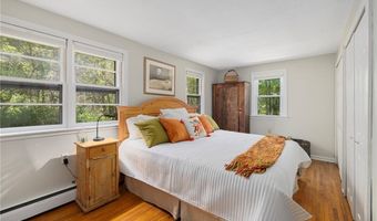 10 Summer St, Jamestown, RI 02835