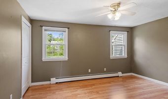10 Tuck Farm Rd 4, Auburn, MA 01501