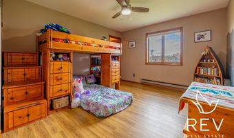 8 Mountain Dr, Cody, WY 82414