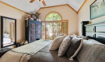 15733 Pine Cir, Basehor, KS 66007