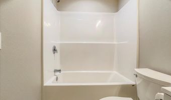 318 11TH St, Bandon, OR 97411