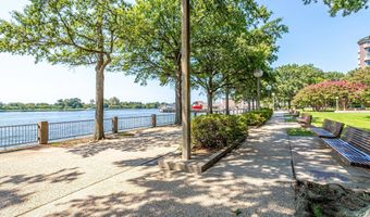 1435 4TH St SW B112, Washington, DC 20024