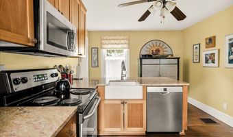 23 Commercial St, Belfast, ME 04915