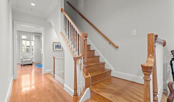 1815 POTOMAC GREENS Dr, Alexandria, VA 22314