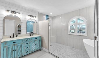 832 BIRDIE Way, Apollo Beach, FL 33572