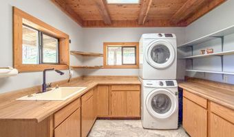 2098 MARBLE VALLEY BASIN Rd, Addy, WA 99101