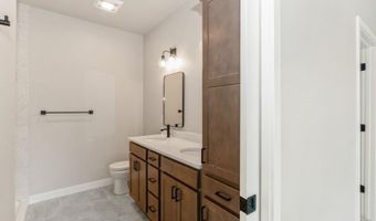 785 Clover Hill Dr, North Liberty, IA 52317