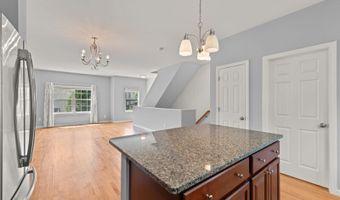 3 Riverview Ct 3, Brookfield, CT 06804