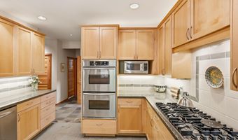 611 Forest St, Ashland, OR 97520