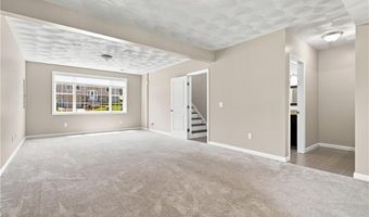 17 Ostend St, Johnston, RI 02919
