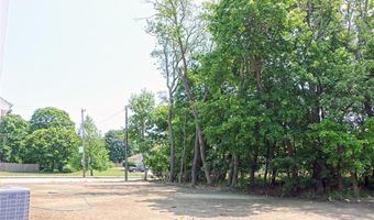 515 School St, North Kingstown, RI 02852