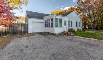 122 New Rd, East Providence, RI 02916