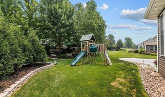 5644 N SUMMERLAND Dr, Appleton, WI 54913