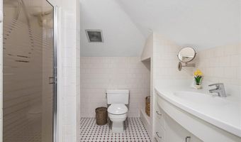 788 Namquid Dr, Warwick, RI 02888