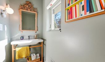 5619 OAKMONT Ave, Bethesda, MD 20817