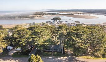 390 4TH St SW, Bandon, OR 97411