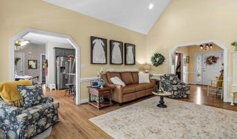 379 Shallowford Dr, Boiling Springs, SC 29316