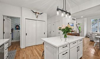 586 Kuehnle Ave, Ann Arbor, MI 48103