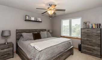 1095 Twilight Dr, North Liberty, IA 52317