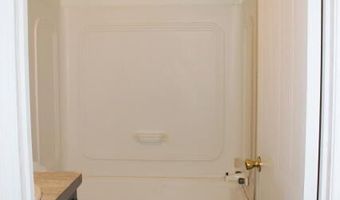 188 Compass Lake Dr, Alford, FL 32420