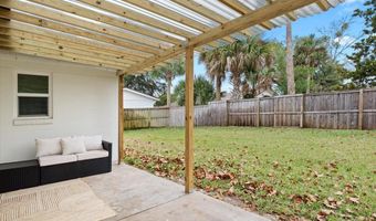 490 MAKO Dr, Atlantic Beach, FL 32233