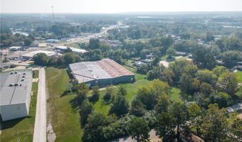 909 C St, Barling, AR 72923