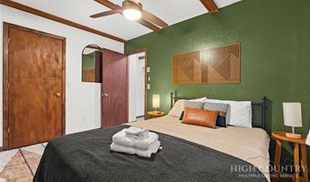 30 Creekside Dr A, Banner Elk, NC 28604