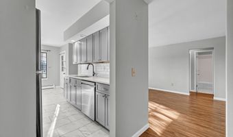 26 Essex Ct 26, Brookfield, CT 06804