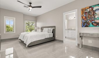 808 EDGEWATER Dr, Orlando, FL 32804