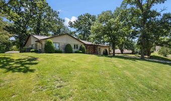 1108 2nd St SW, Dyersville, IA 52040