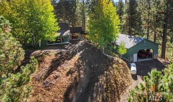 9734 Moore Dr, Cascade, ID 83611