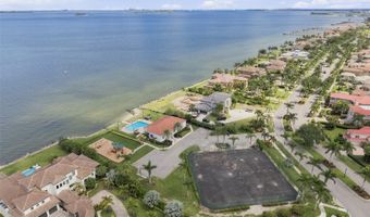 6111 LAGOMAR Ln, Apollo Beach, FL 33572