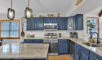42 Ottomanelli Dr, Albrightsville, PA 18210
