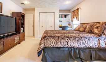 38 Mark Dr, Lincoln, RI 02865