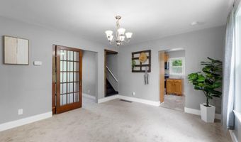 718 N Cedar St, Auburn, IN 46706