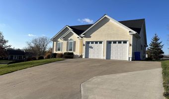 105 Linden Ln, Albia, IA 52531