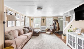 2897 Route 2, Hermon, ME 04401