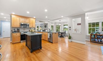 106 Stonecroft Ln, Coventry, CT 06238