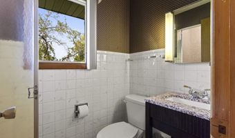 325 W GREENFIELD Ave, Algoma, WI 54201
