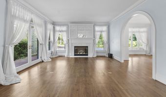 415 Pine St, Camden, SC 29020