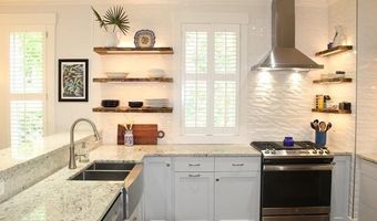 10 Hayek St, Beaufort, SC 29907