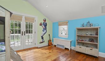 175 Cat Rock Rd, Cos Cob, CT 06807