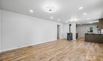 311 N School St, Cascade, ID 83611