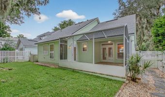 800 PARADISE Ln, Atlantic Beach, FL 32233