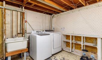 2112 Furman Dr, Ames, IA 50010