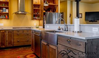27 Teepee Ring Rd, Clark, WY 82435