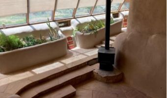 97 Calle Conejo, Arroyo Hondo, NM 87513